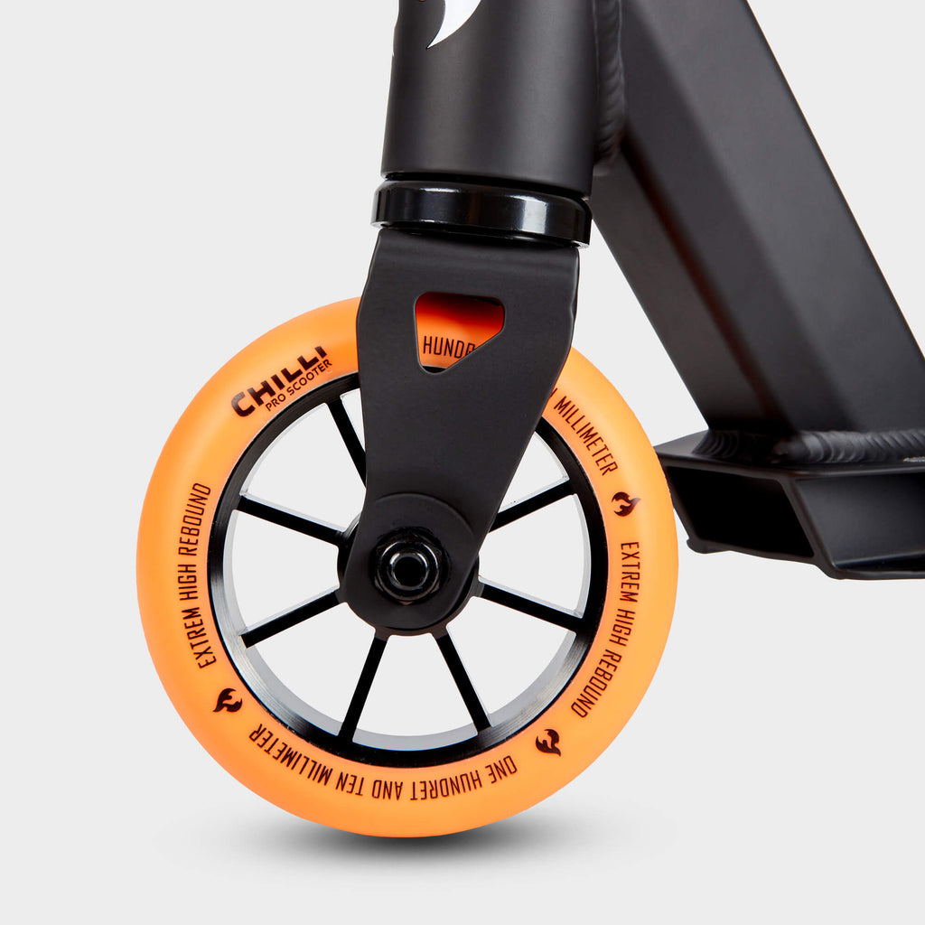 Base Stunt Scooter: Black & Orange