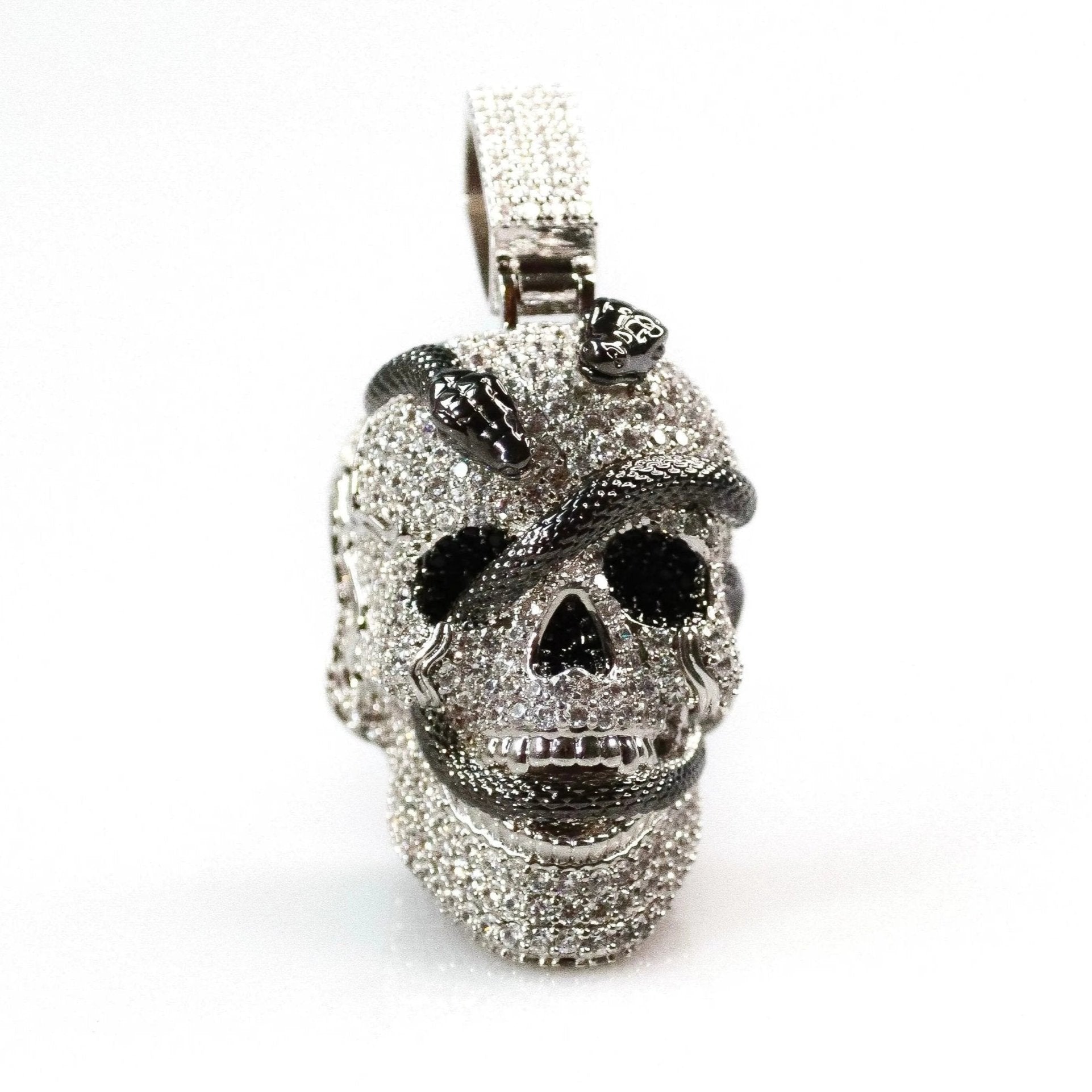 Serpentine Skull Pendant - White Gold