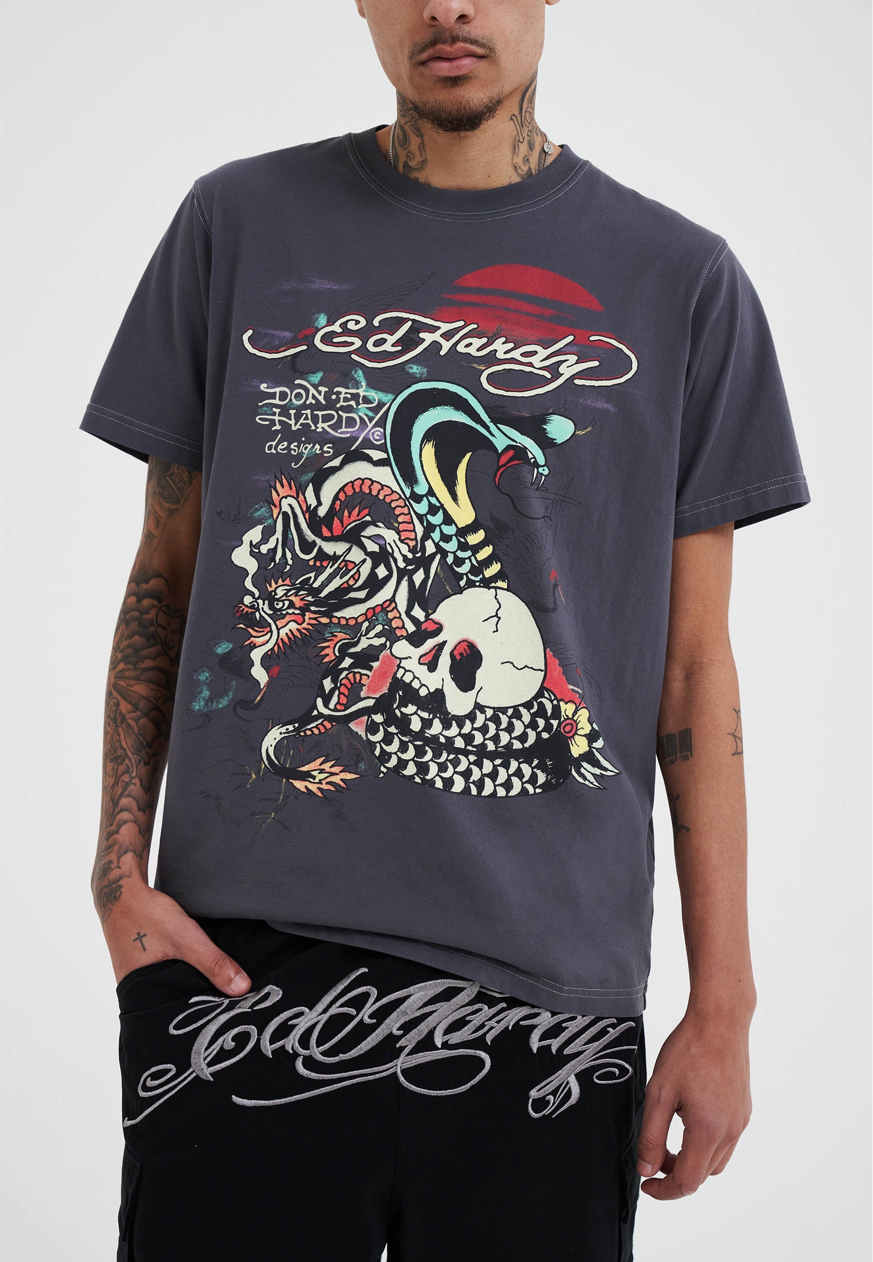 Mens Drag And Venom At Sunset T-Shirt - Charcoal